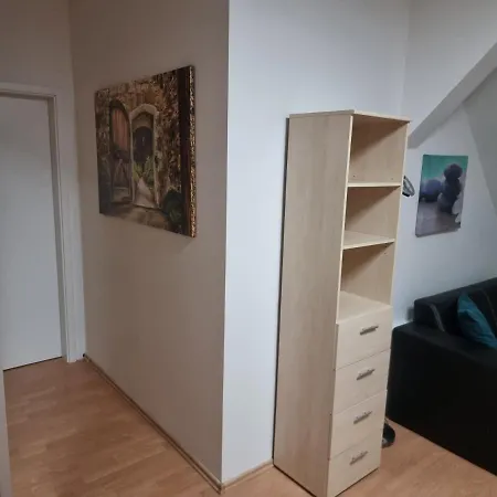 In The House Apartment Schonfliess